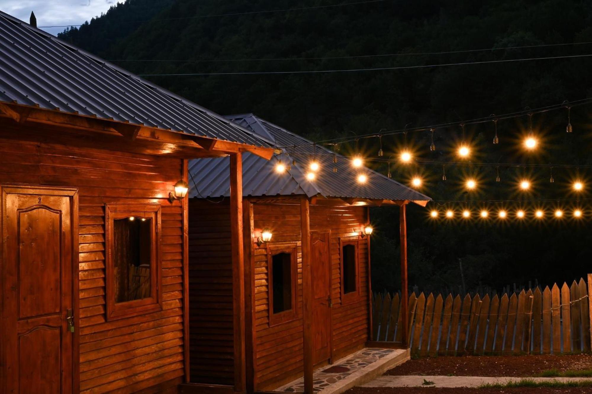 Guest House Ushba Gate Mestia Exterior foto